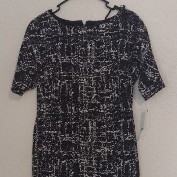 Maggy London Black White Hatched - Picture 3 of 9